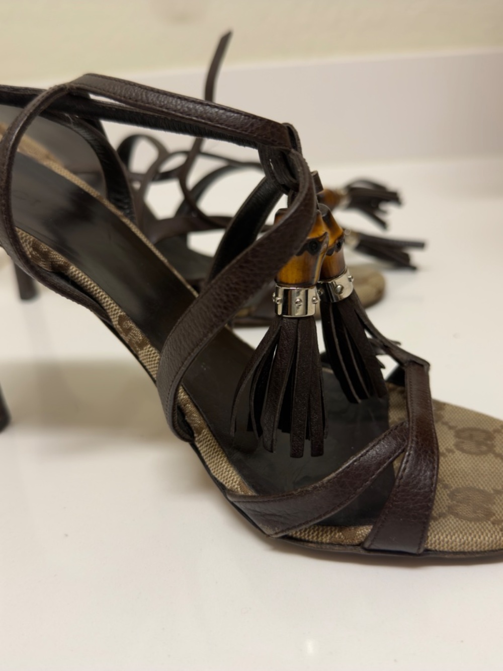 Gucci Brown GG Canvas and Leather Open Toe Bamboo Tassel Sandal Size 38 1/2 - Picture 4 of 14